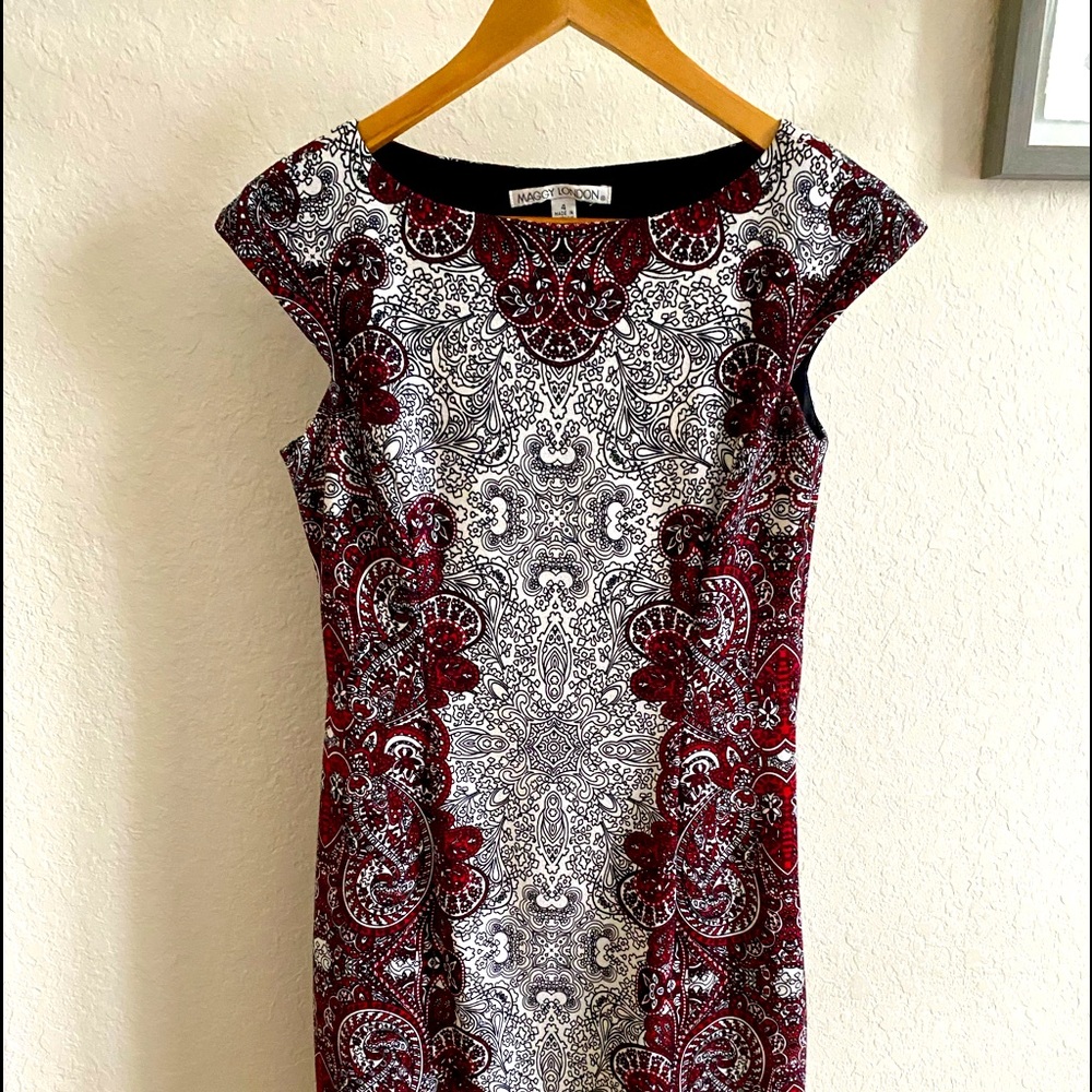 Maggy London Sleeveless Shift Dress size 4